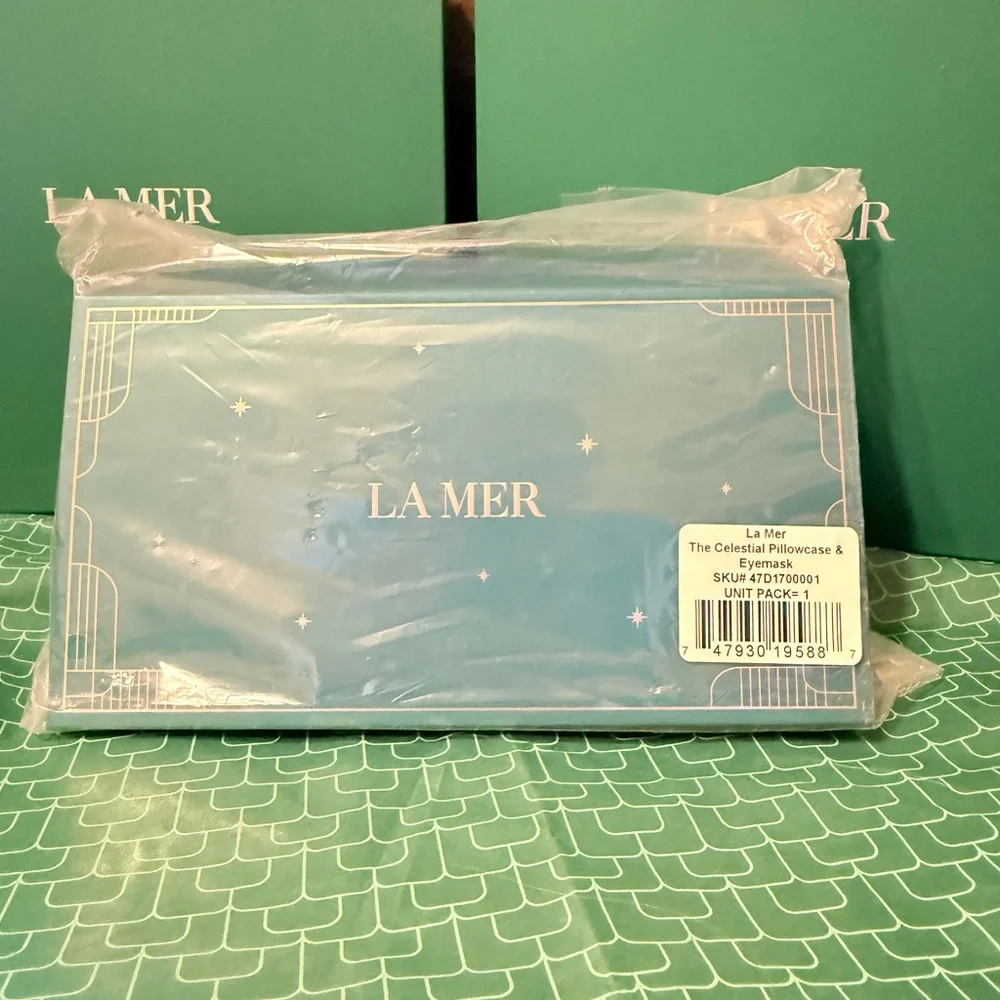 NWT La Mer The Celestial Pillowcase & Sleep Mask - 20mm x 30mm